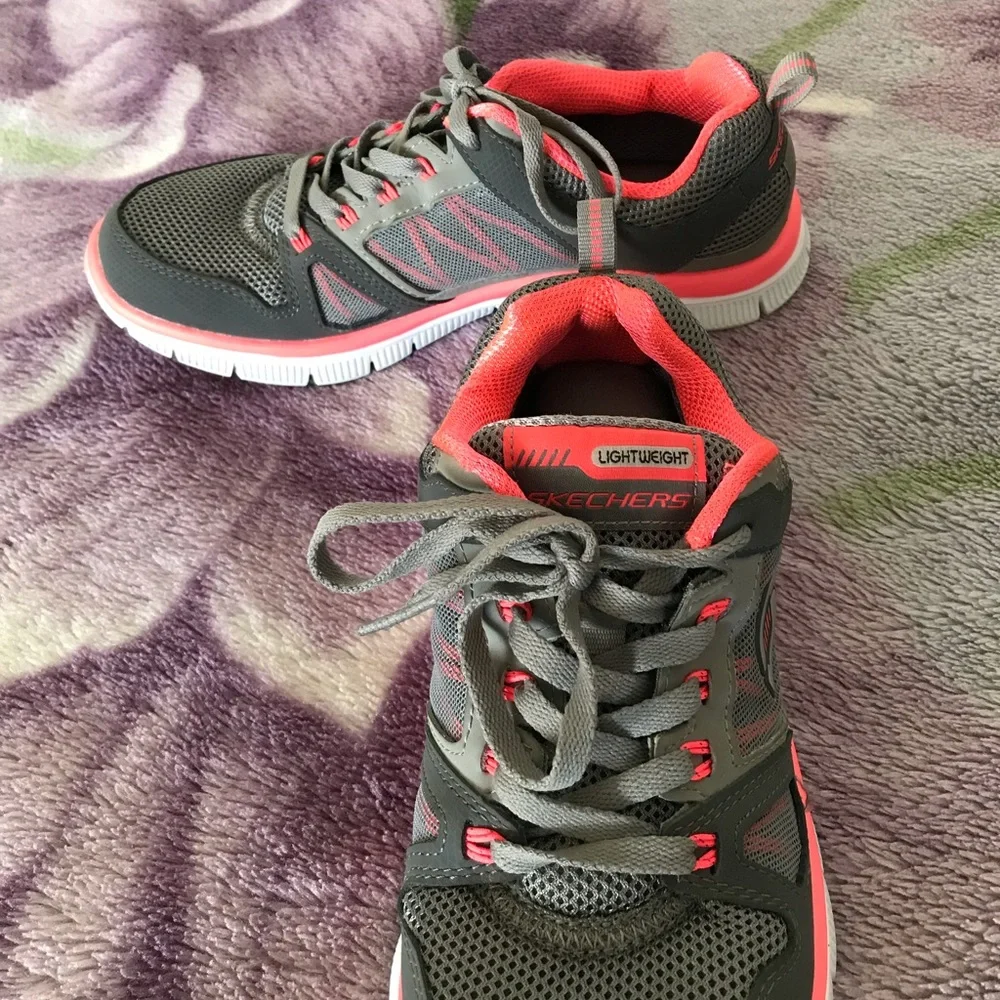 Skechers Women’s Spring Fever Sneaker Style 11727 - Picture 4 of 11